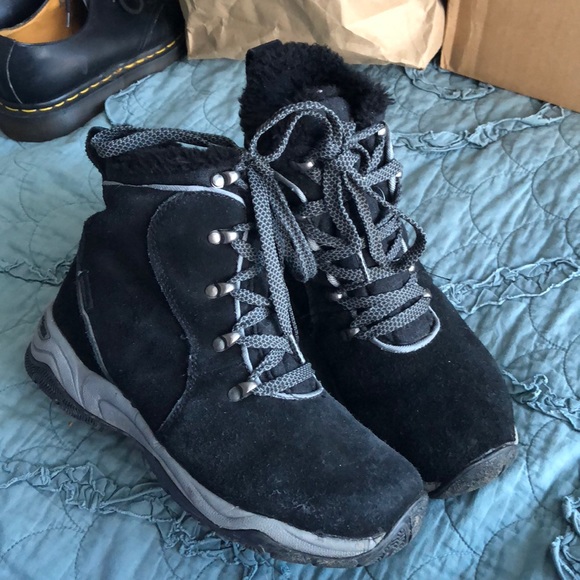 weathermates boots by khombu